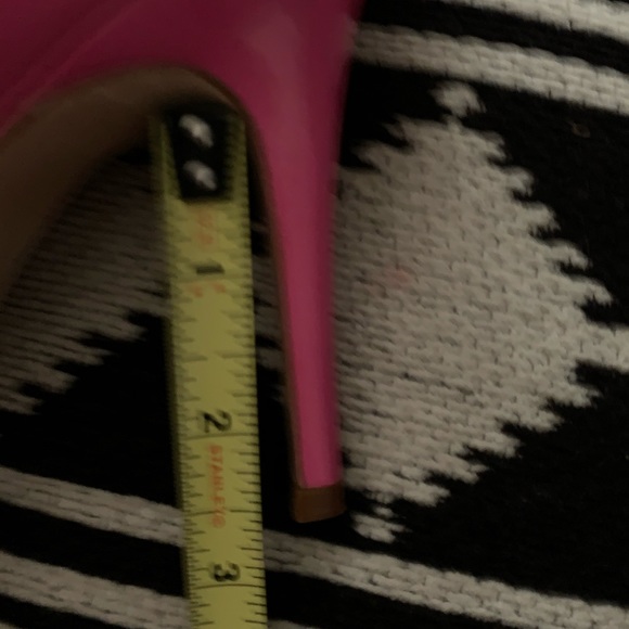 Manolo Blahnik pink pumps - Picture 5 of 6